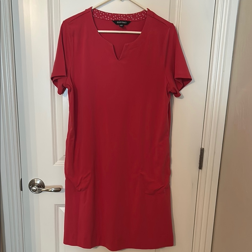 Ellen Tracy Red Sheath Dress V-neck Short Sleeve